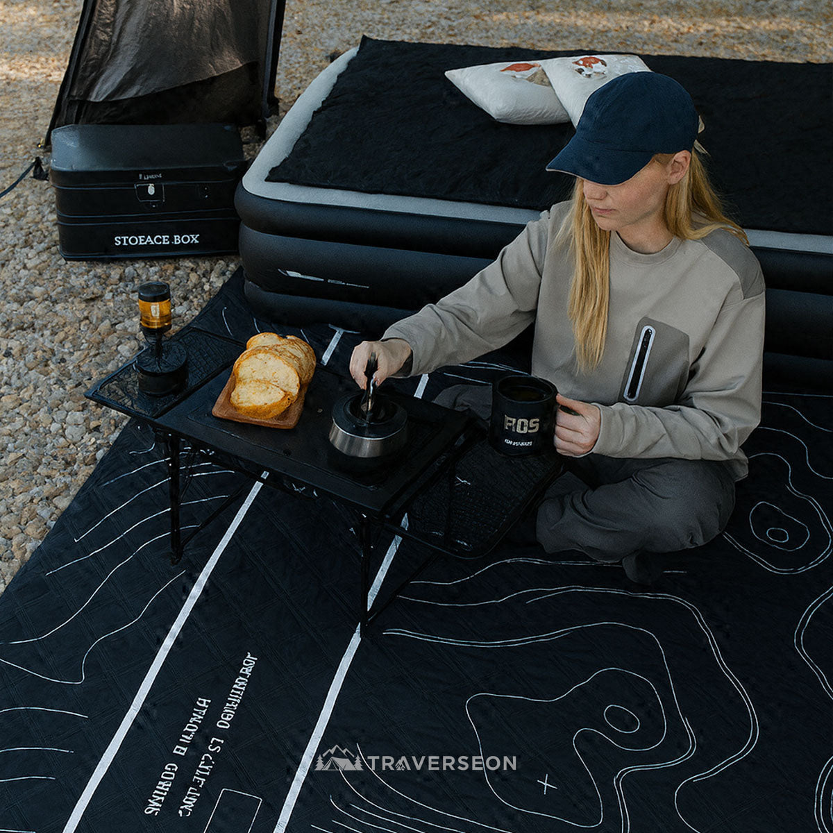 4-Layer Camping Blanket, Cushioned Waterproof Picnic Mat for 4–10 People | Traverseon