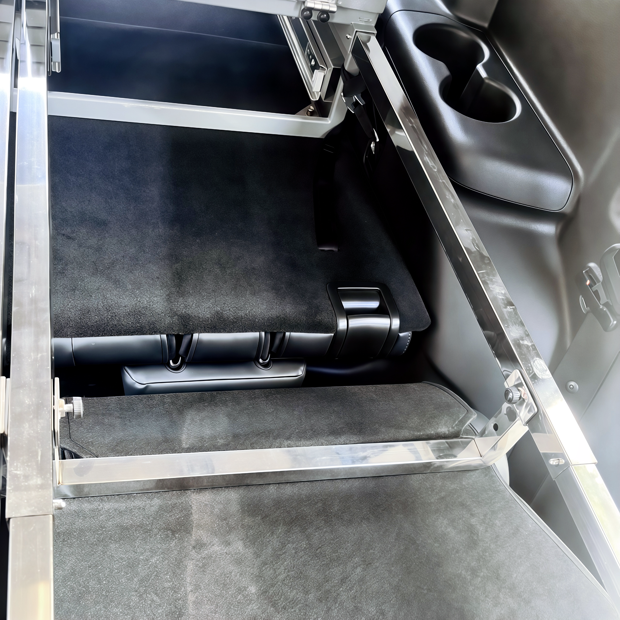 Traverseon Suv Sleeping Platform with Drawers