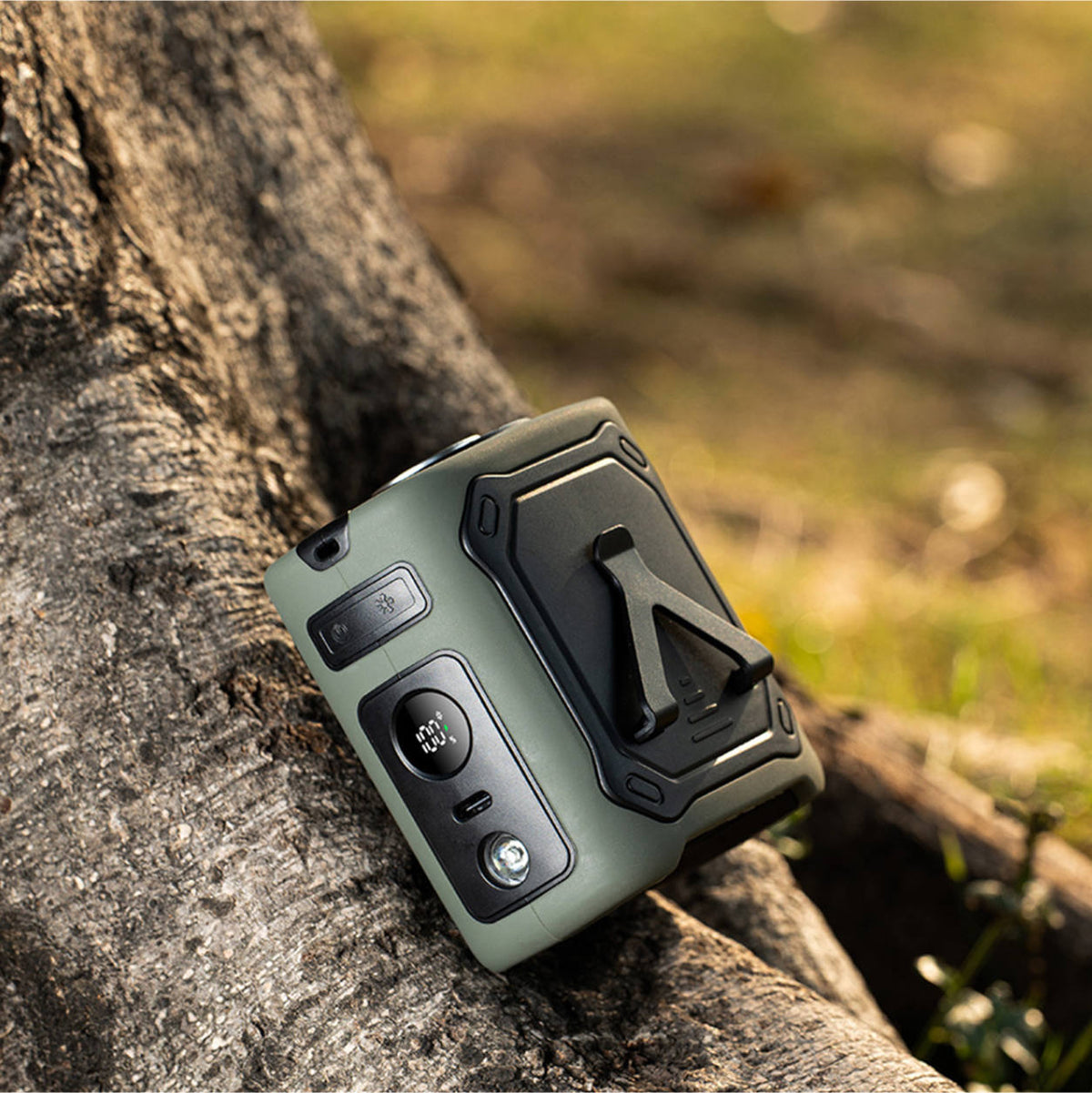 Wearable Waist Cooling Fan – Semiconductor Portable Clip Fan | Traverseon