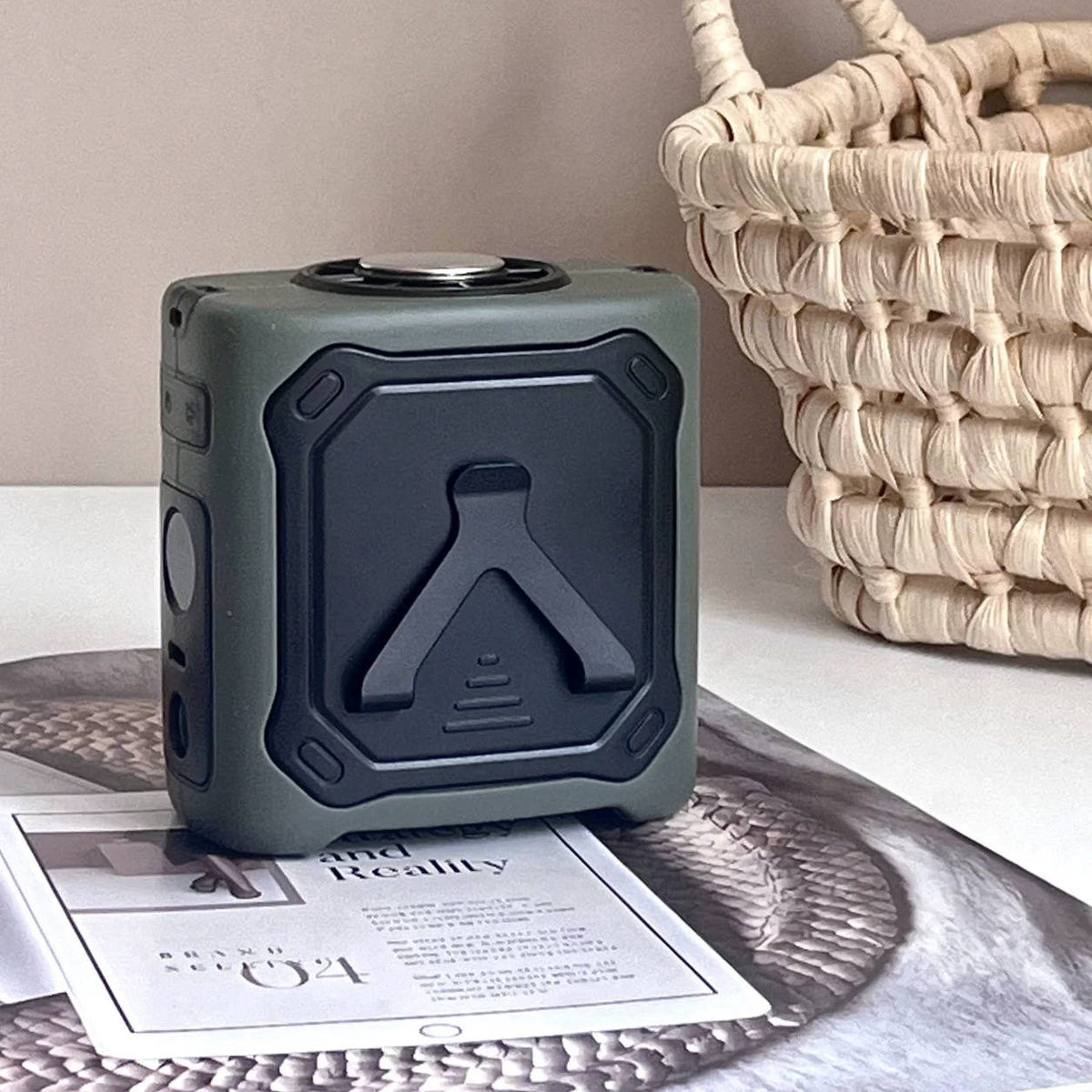 Wearable Waist Cooling Fan – Semiconductor Portable Clip Fan | Traverseon