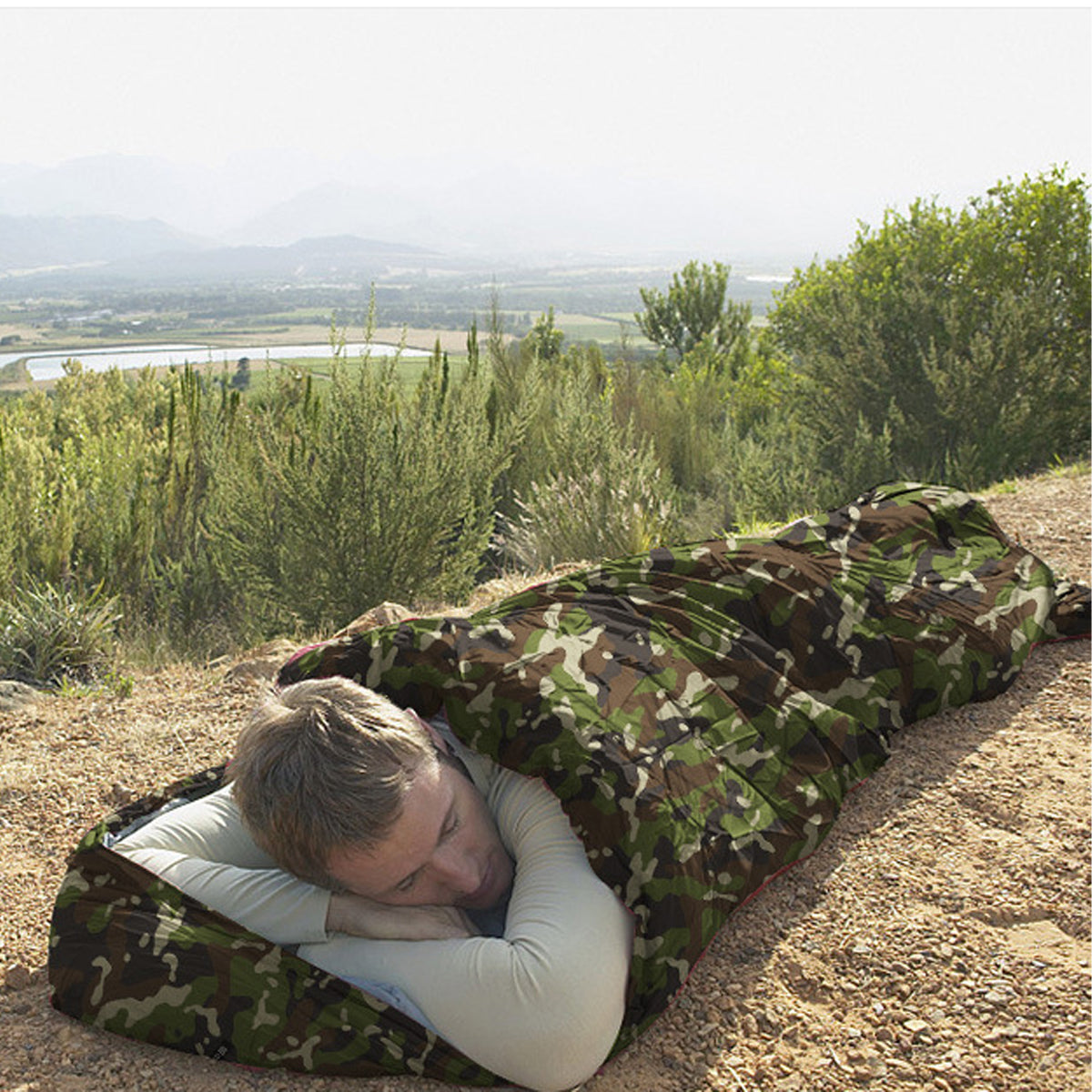 Cold Weather Camouflage Sleeping Bag – Thick Warm Hooded for Outdoor Camping, Suitable for Temperatures Above -10°C