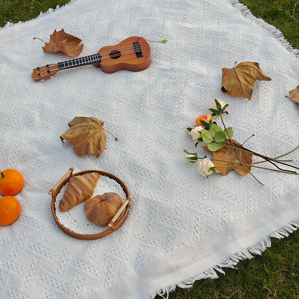 3-Season Woven Picnic Blanket – 9 Sizes for Indoor-Outdoor Use | Traverseon