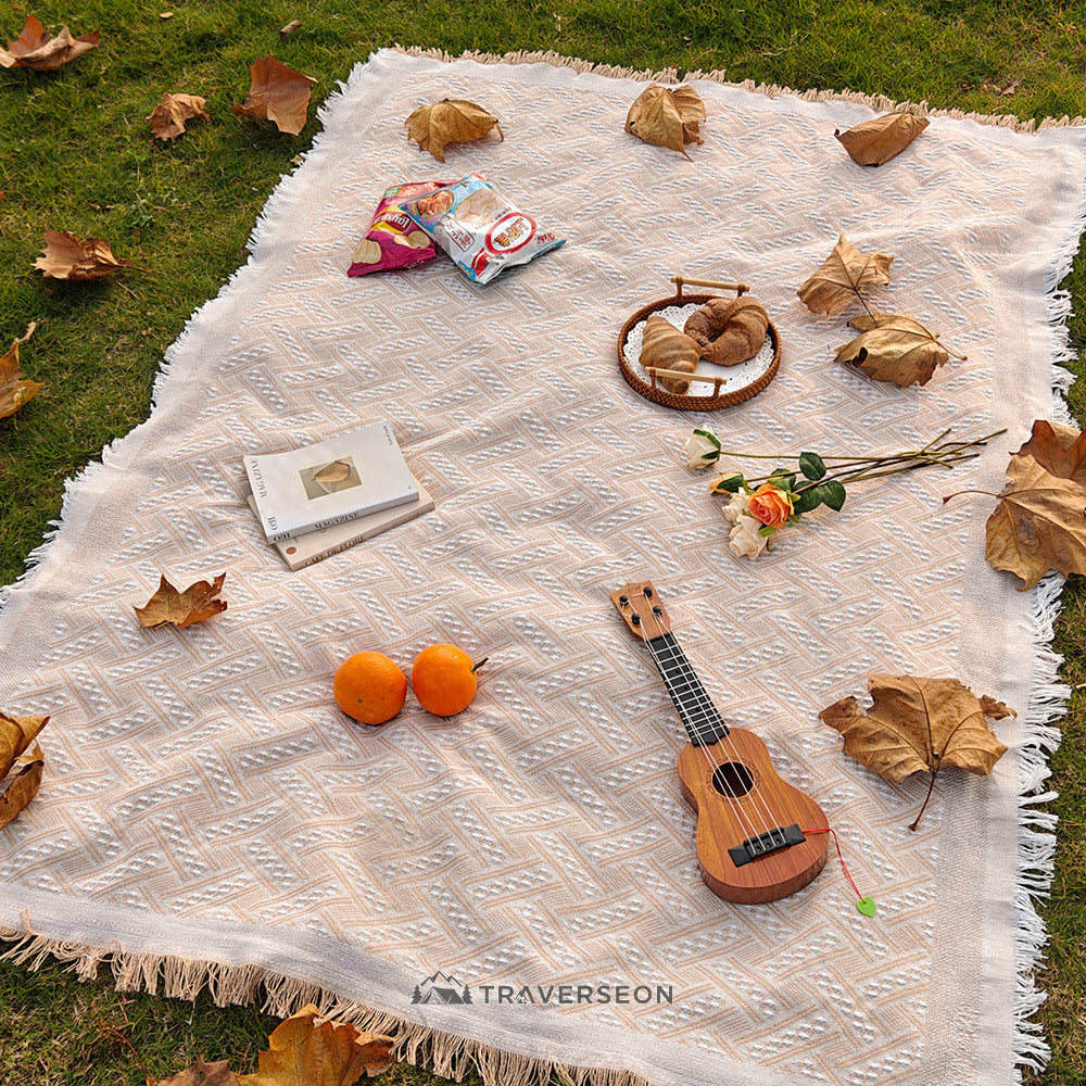 3-Season Woven Picnic Blanket – 9 Sizes for Indoor-Outdoor Use | Traverseon