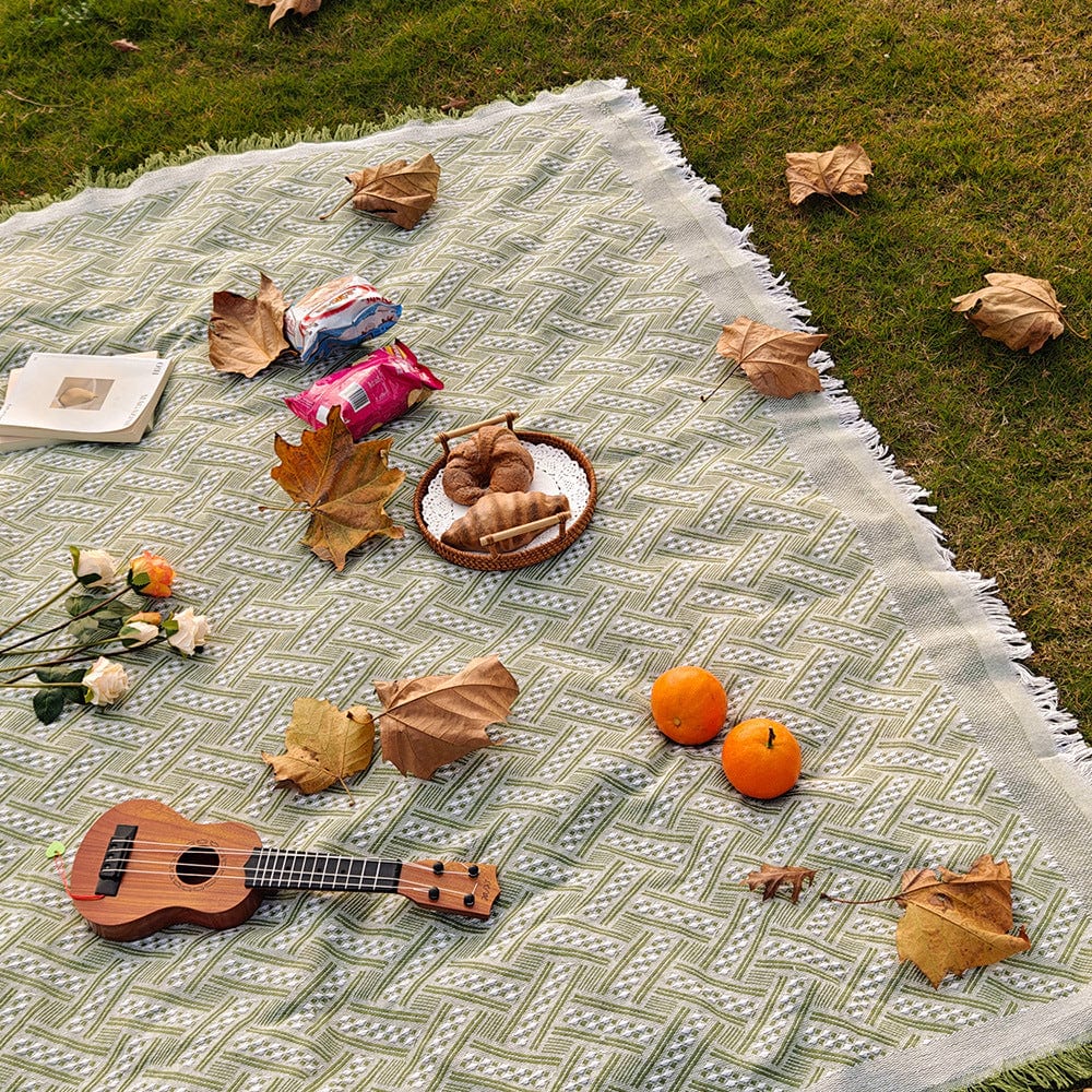 3-Season Woven Picnic Blanket – 9 Sizes for Indoor-Outdoor Use | Traverseon