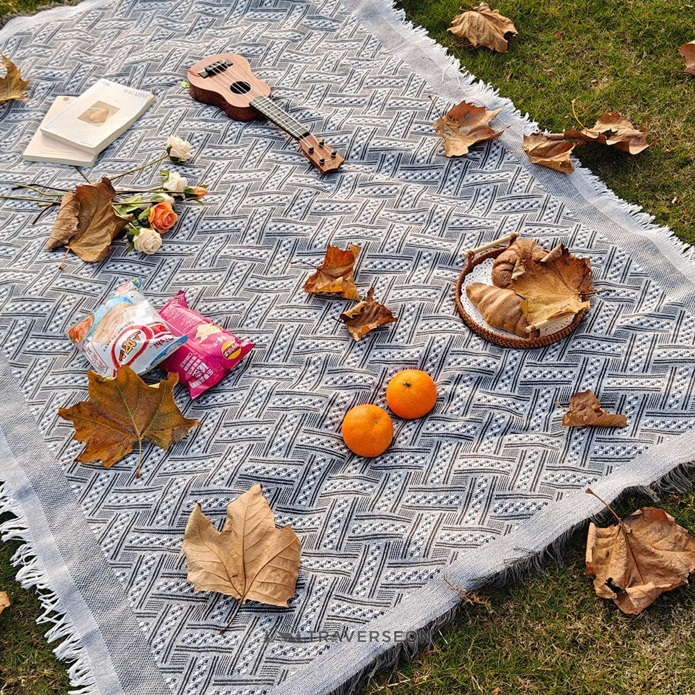 3-Season Woven Picnic Blanket – 9 Sizes for Indoor-Outdoor Use | Traverseon