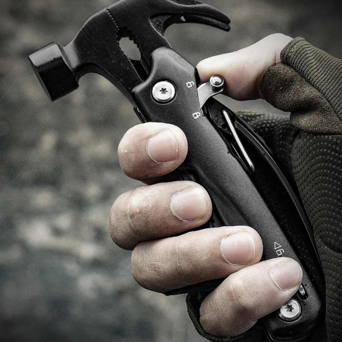 Traverseon 13-in-1 Hammer Multitool