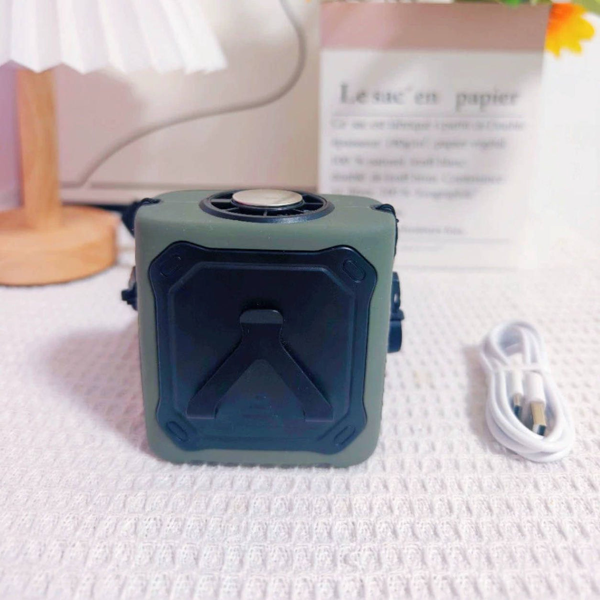 Wearable Waist Cooling Fan – Semiconductor Portable Clip Fan | Traverseon