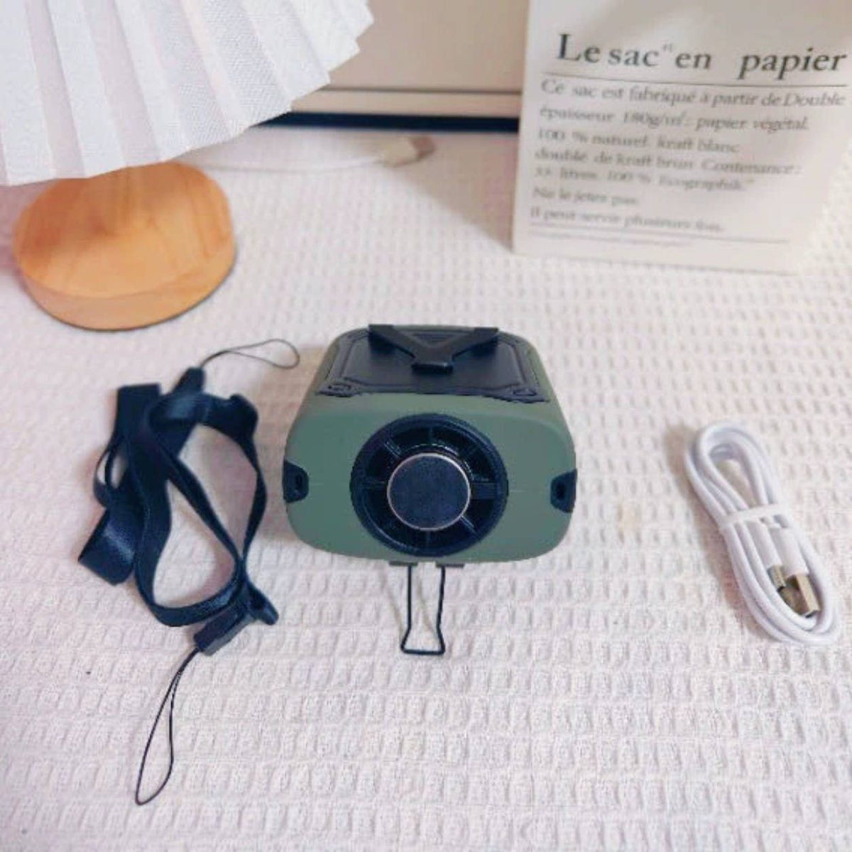 Wearable Waist Cooling Fan – Semiconductor Portable Clip Fan | Traverseon