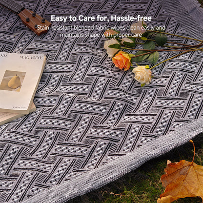 3-Season Camping Picnic Blanket – Moisture-Resistant Outdoor Travel Blanket | Traverseon