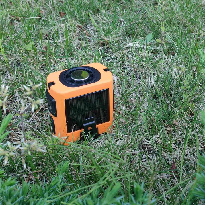 Portable Waist Fan – 8000mAh, 14,400 RPM Low-Noise, TEC Cooling & Solar | Traverseon